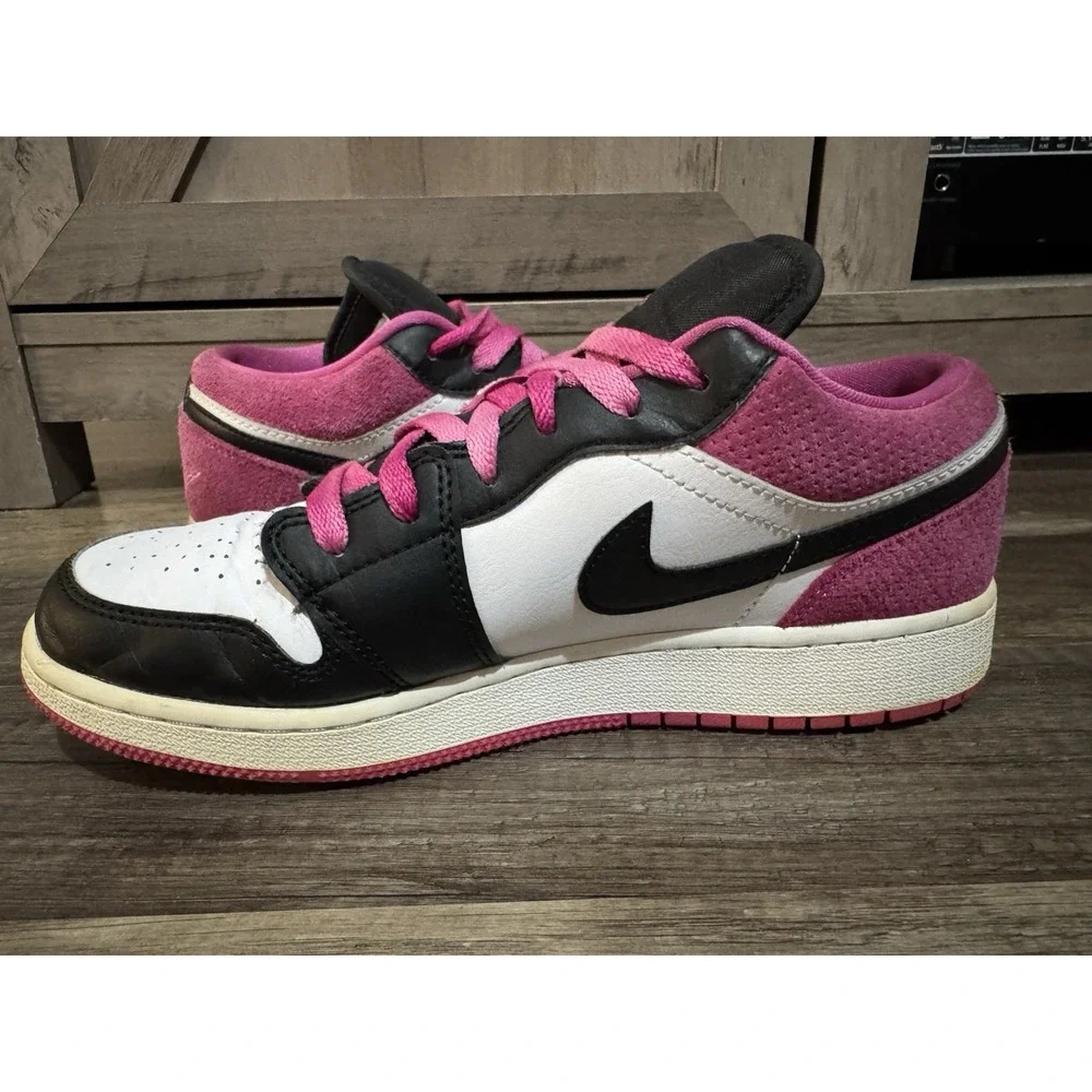 Nike Air Jordan 1‎ Low Black Active Fuchsia GS CT1564-005 Youth Size 6.5y